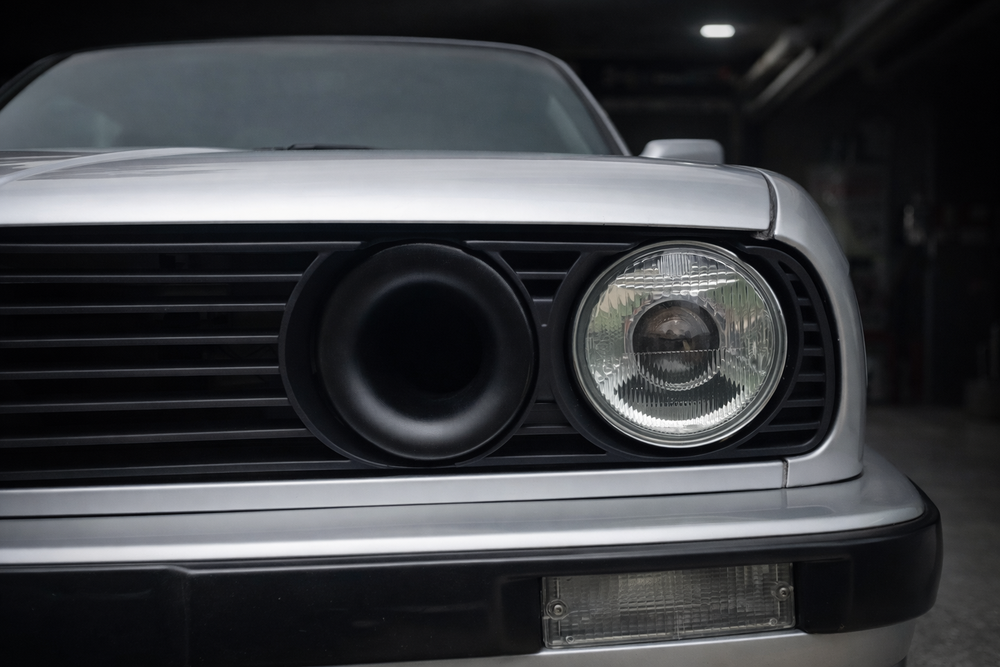 BMW E30 – Headlight Intake Duct